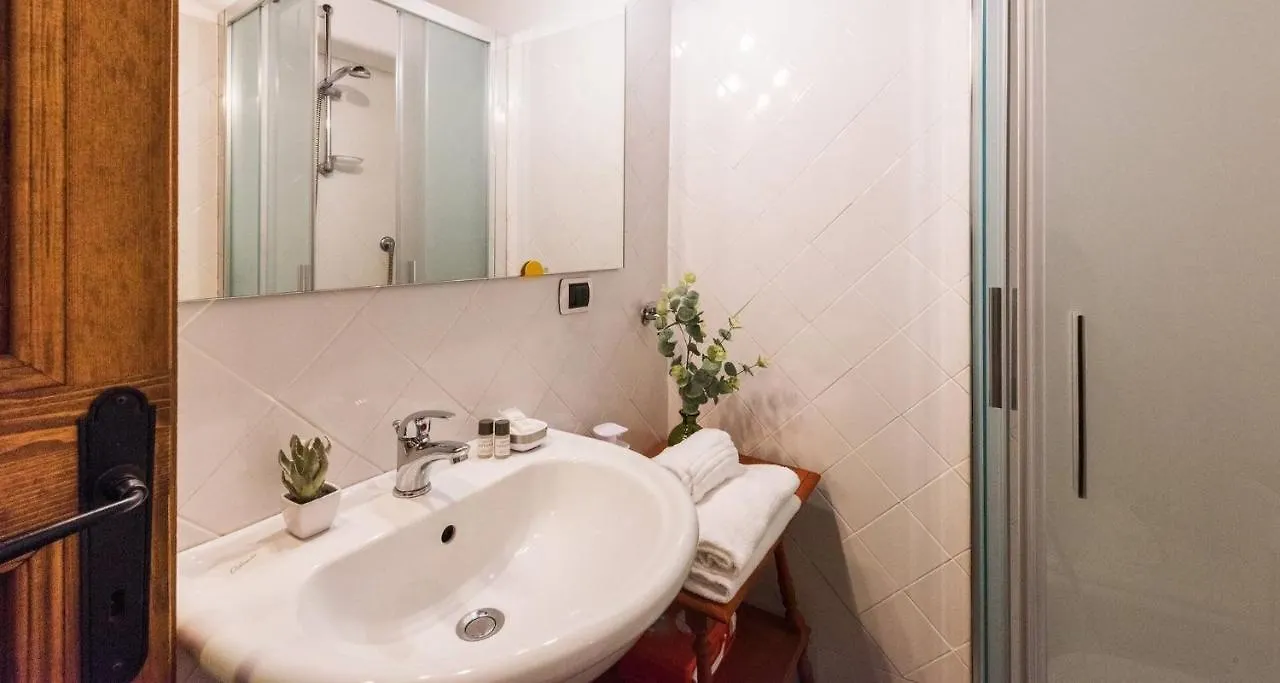 Rustico Ed Elegante Molina 3 By Holiday Solutions Orsenigo Italy