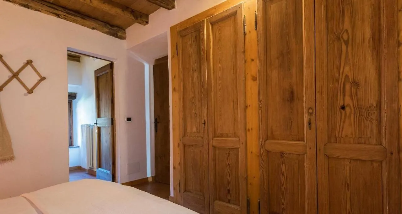 Rustico Ed Elegante Molina 3 By Holiday Solutions Orsenigo 0*,  Italy